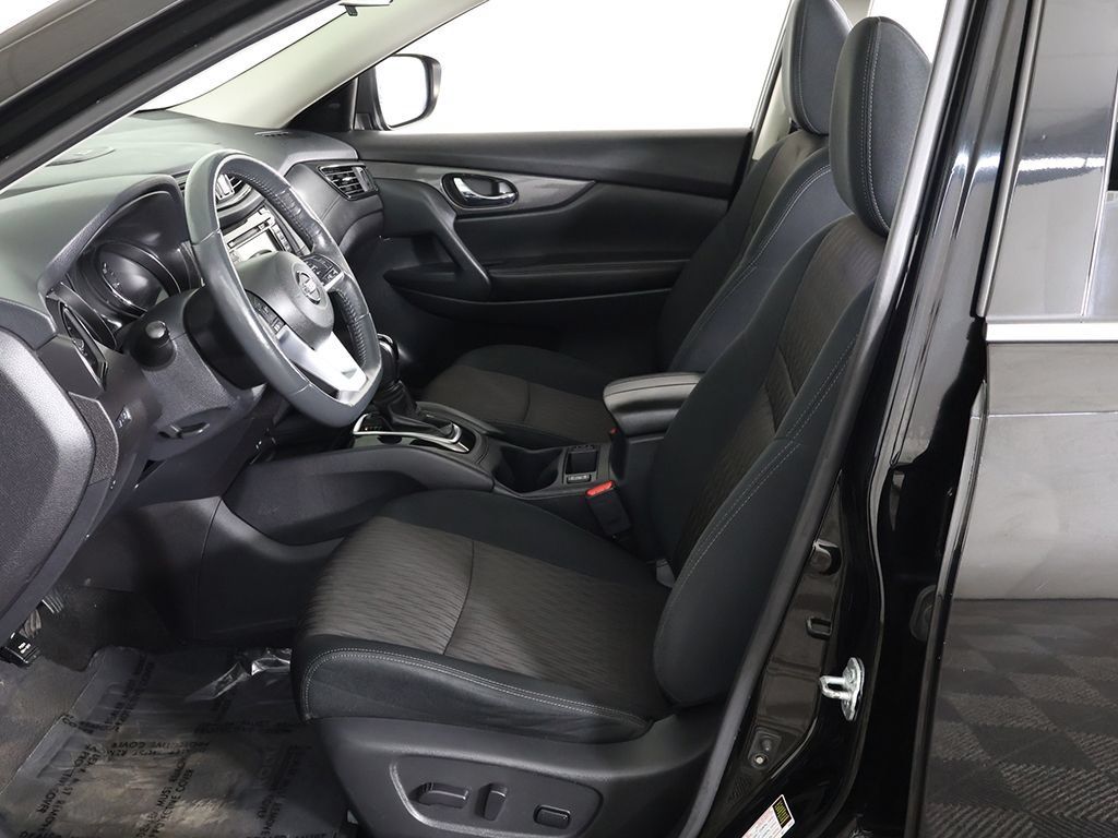 Used 2017 Nissan Rogue SV AWD/4WD image 30