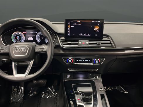Used 2022 Audi Q5 e Premium w/ Convenience Package AWD/4WD image 11