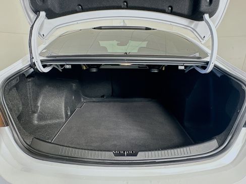 Used 2020 Chevrolet Malibu Premier FWD image 30