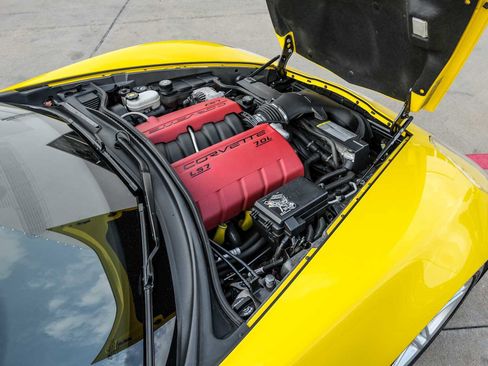 Used 2006 Chevrolet Corvette Z06 w/ Preferred Equipment Group image 44