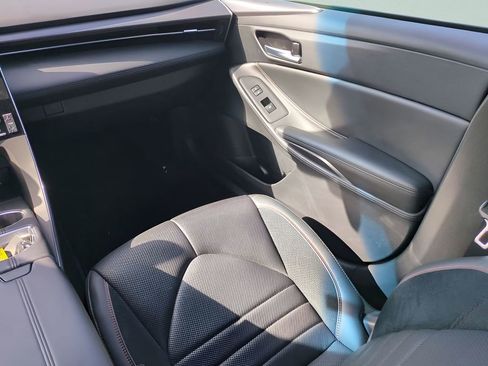 Used 2021 Toyota Avalon XSE image 16