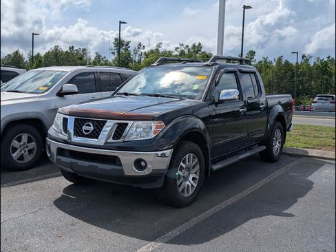 Used 2011 Nissan Frontier SL RWD image 4
