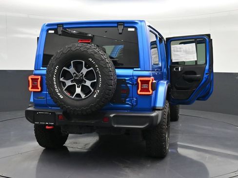 Used 2022 Jeep Wrangler Unlimited Rubicon w/ LED Lighting Group AWD/4WD image 38