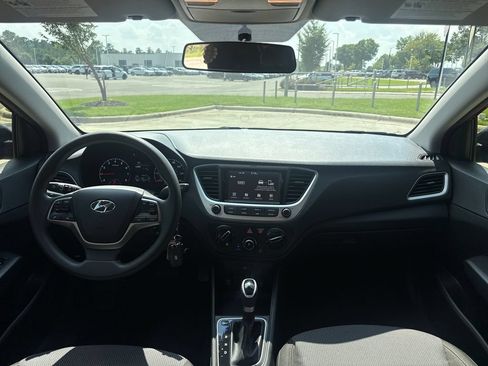 Used 2022 Hyundai Accent SEL FWD image 16