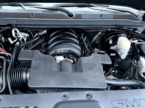 Used 2019 GMC Yukon Denali w/ Denali Ultimate Package image 32