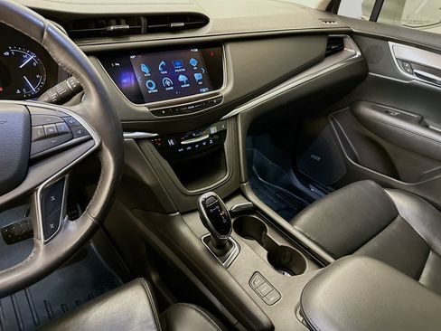 Used 2017 Cadillac XT5 Luxury w/ Driver Awareness Package image 26