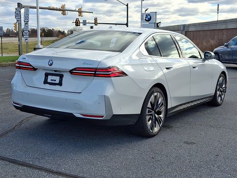 Certified 2025 BMW 530i xDrive w/ Premium Package image 6