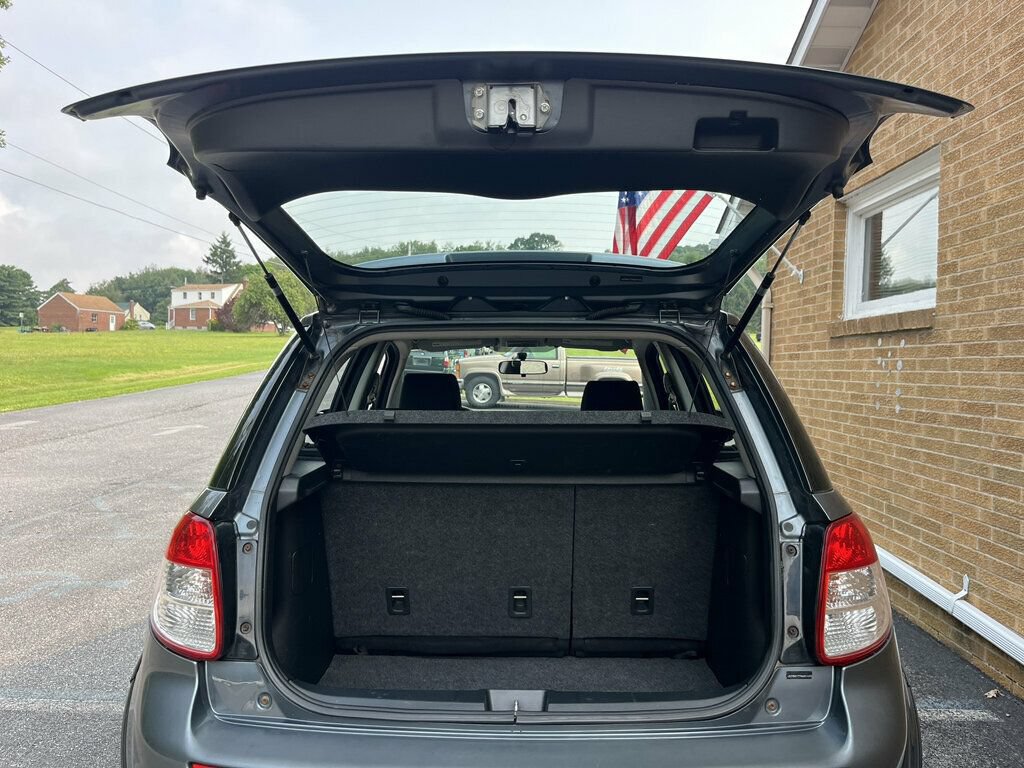 Used 2009 Suzuki SX4 AWD Hatchback w/ Touring Pkg image 29