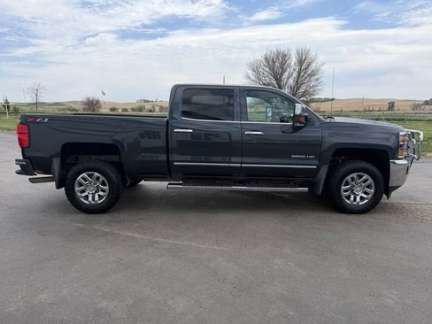 Used 2018 Chevrolet Silverado 2500 LTZ w/ Z71 Package, Off-Road AWD/4WD image 7
