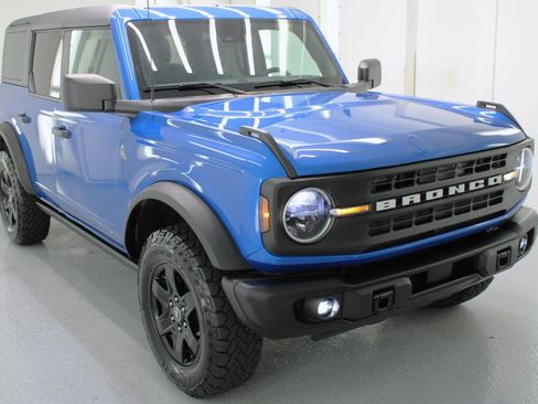 Used 2024 Ford Bronco Black Diamond AWD/4WD image 12
