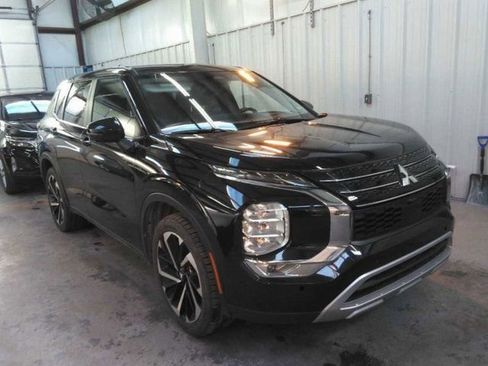 Used 2024 Mitsubishi Outlander SE image 4