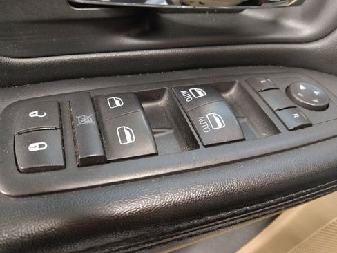 Used 2016 Dodge Grand Caravan SXT w/ Rear Park Assist Package image 27