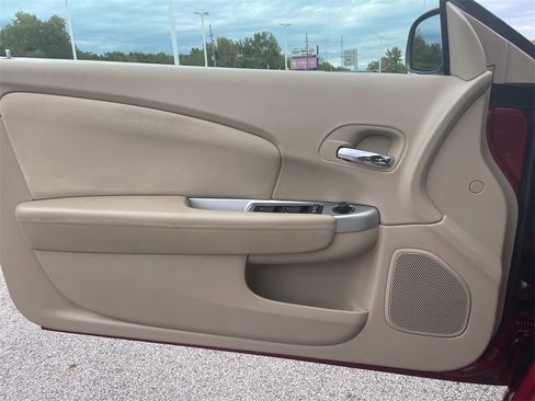 Used 2012 Chrysler 200 Touring image 25