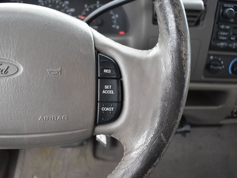 Used 2000 Ford F250 Lariat image 19