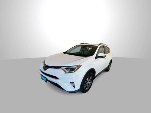Used 2018 Toyota RAV4 XLE w/ Plus Extra Value Package image 4