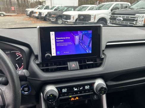 Used 2024 Toyota RAV4 XLE image 17