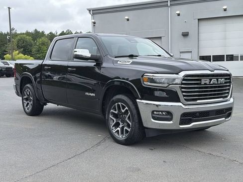 Used 2025 RAM 1500 Laramie AWD/4WD image 13