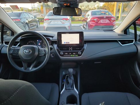 Used 2025 Toyota Corolla LE w/ Convenience Package image 16