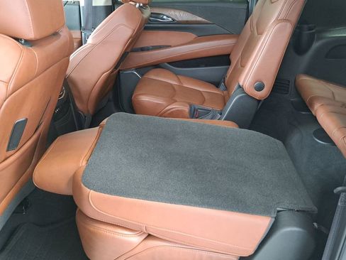 Used 2016 Cadillac Escalade ESV Luxury image 31