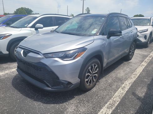 Used 2024 Toyota Corolla Cross AWD Hybrid w/ Moonroof Package image 3