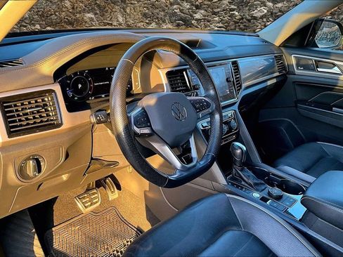 Used 2021 Volkswagen Atlas SEL Premium image 8