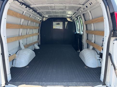 Certified 2022 GMC Savana 2500 w/ Driver Convenience Package image 13