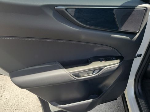 Certified 2025 Lexus NX 250 FWD w/ Accessory Package (K3) image 11
