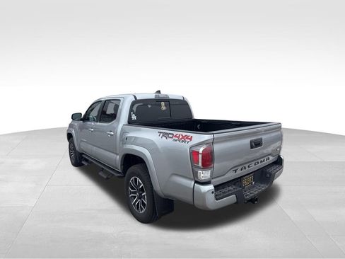 Used 2023 Toyota Tacoma TRD Sport w/ Technology Package image 5