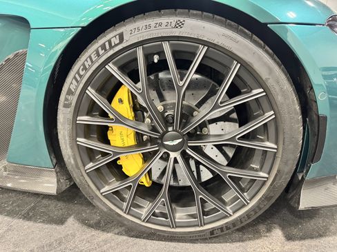 Used 2023 Aston Martin V12 Vantage V12 image 9