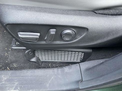 Used 2025 Toyota Sienna XLE image 30