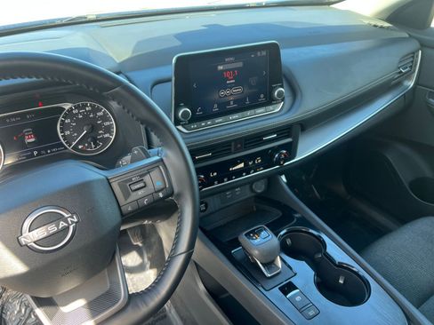 Used 2025 Nissan Rogue SV FWD image 20
