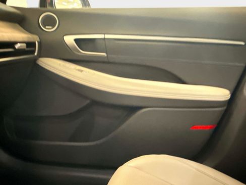 New 2025 Hyundai Sonata Limited image 22