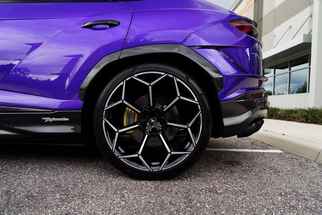 Used 2024 Lamborghini Urus Performante AWD/4WD image 14