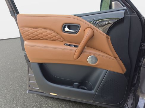 Certified 2024 INFINITI QX80 Sensory AWD/4WD image 26