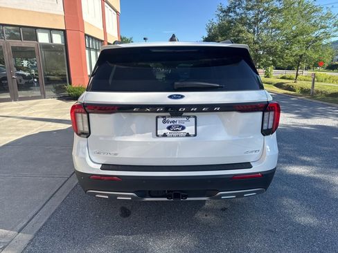 New 2025 Ford Explorer Active w/ Active Comfort Package image 6