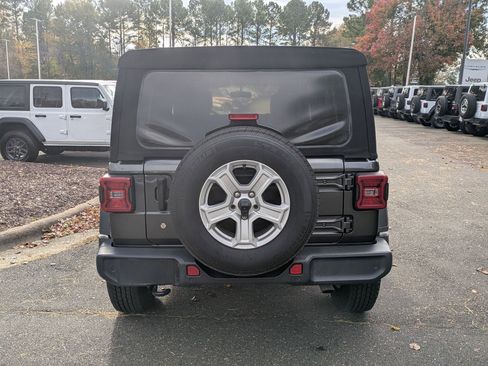 Used 2018 Jeep Wrangler Unlimited Sport S image 6