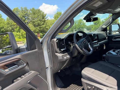 New 2026 GMC Sierra 3500 SLE w/ SLE Value Package AWD/4WD image 14