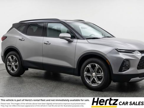 Used 2025 Chevrolet Blazer LT FWD image 1