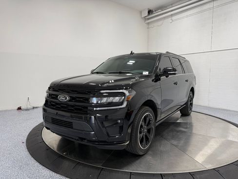 Used 2024 Ford Expedition Max Limited image 3