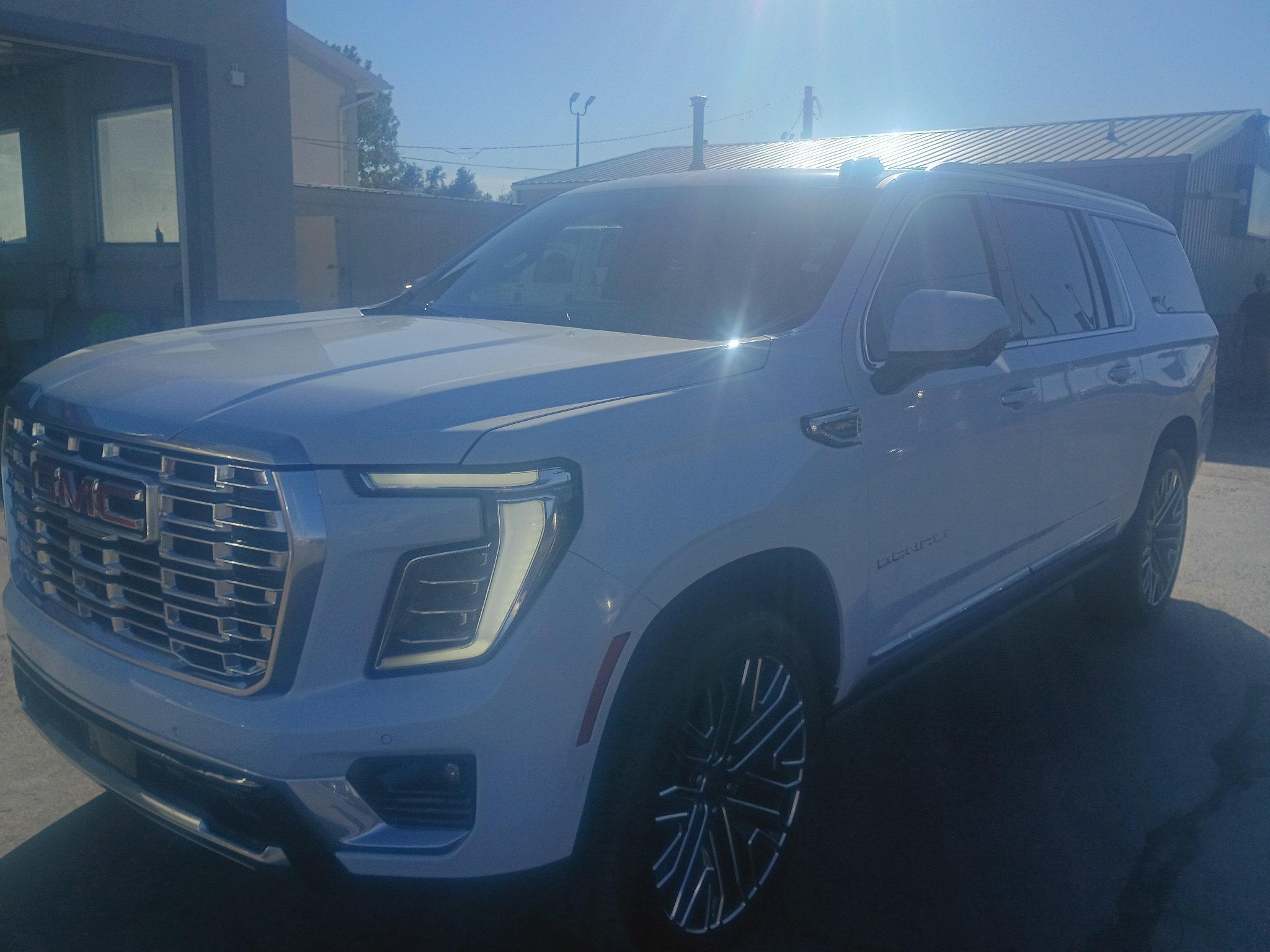 Used 2026 GMC Yukon XL Denali w/ Sun & Power Step Package AWD/4WD image 2