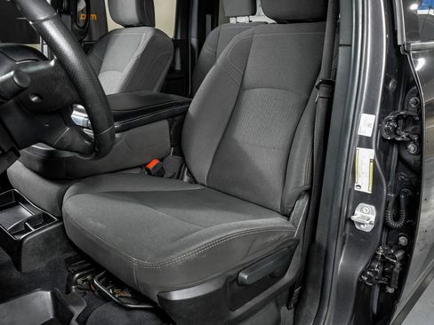 Used 2024 RAM 3500 Tradesman w/ Chrome Appearance Group image 29