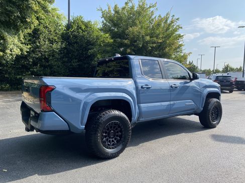 Used 2026 Toyota Tacoma SR5 RWD image 9