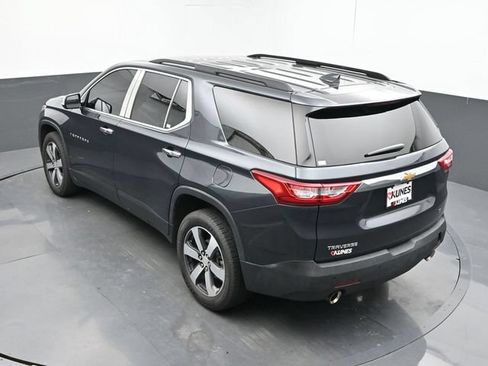 Used 2020 Chevrolet Traverse LT w/ LT Premium Package FWD image 44
