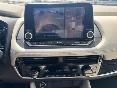 Used 2023 Nissan Rogue SL AWD/4WD image 19