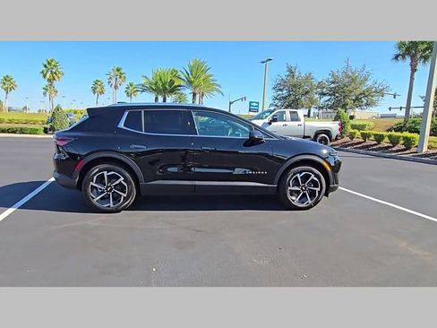 New 2026 Chevrolet Equinox EV LT image 30