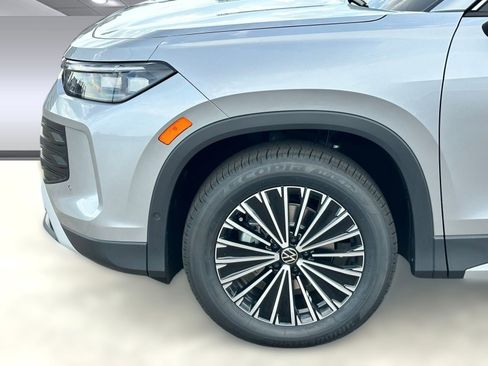 New 2025 Volkswagen Tiguan S FWD image 10