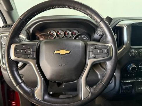 Used 2021 Chevrolet Silverado 1500 LT AWD/4WD image 19
