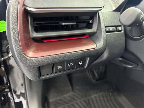 Used 2026 Toyota Prius Plug-In Hybrid FWD image 18