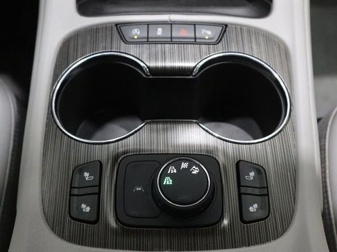 Used 2023 GMC Acadia SLT image 35