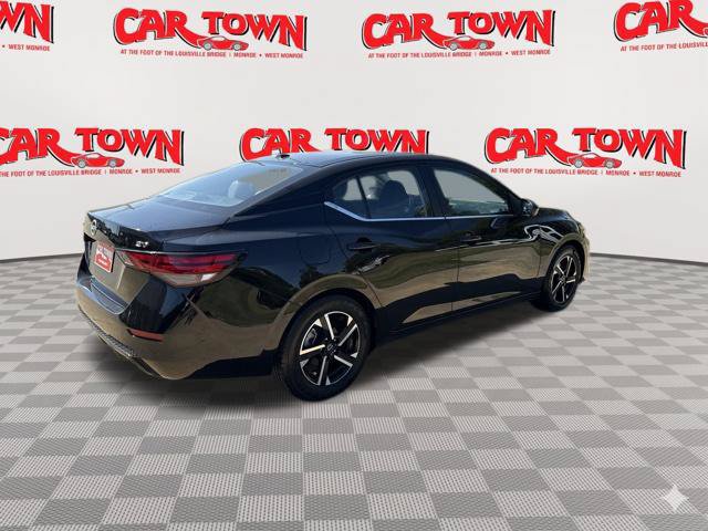 Used 2024 Nissan Sentra SV FWD image 3